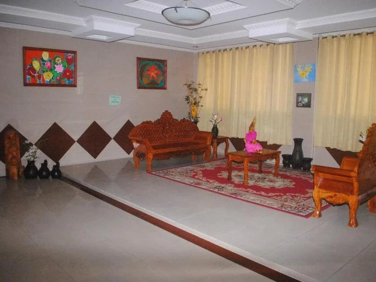 Royal Crest Hotel Restaurant and Sports Centrum