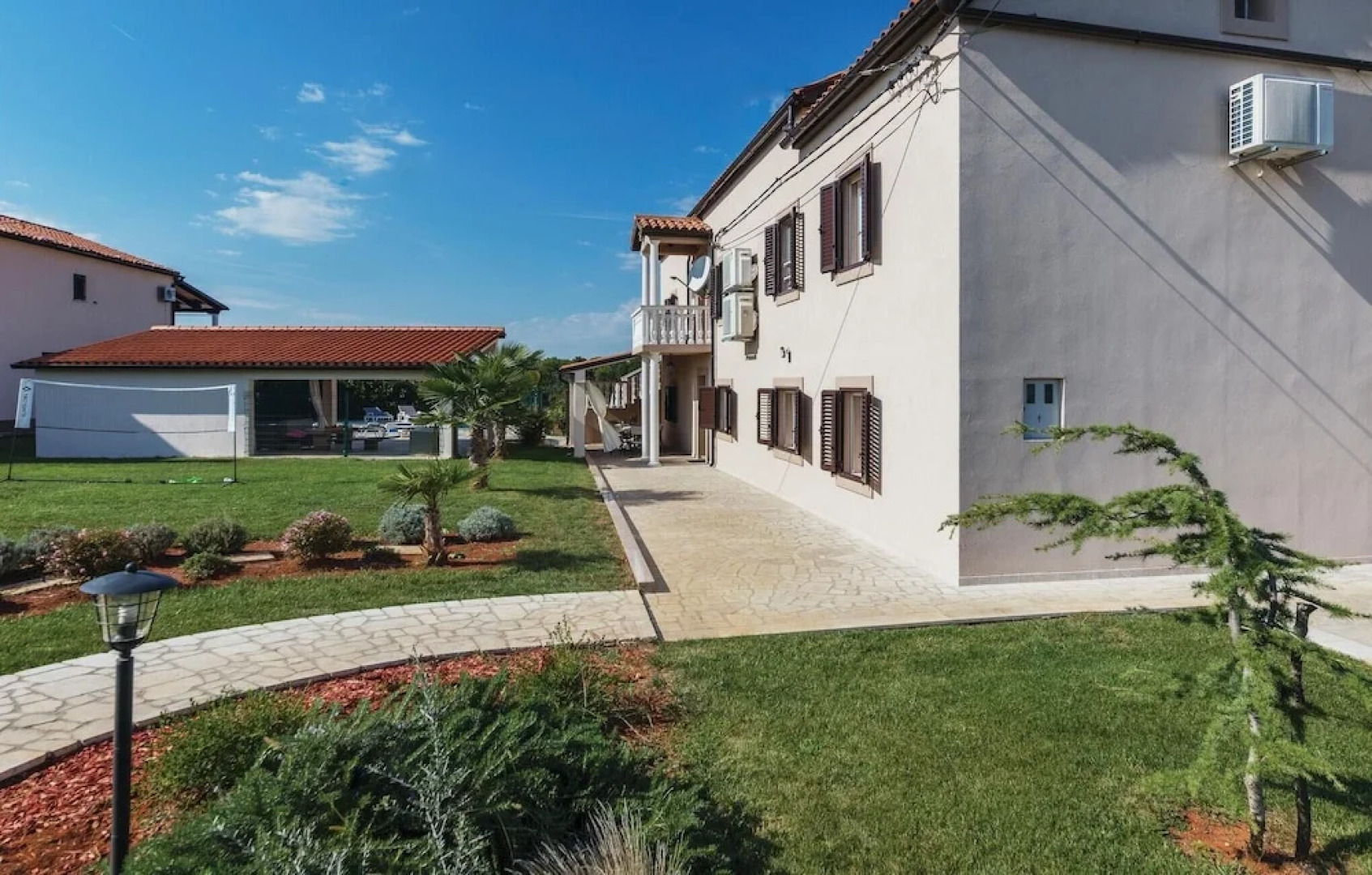 Stunning Home in Barban With Wifi and 6 Bedrooms