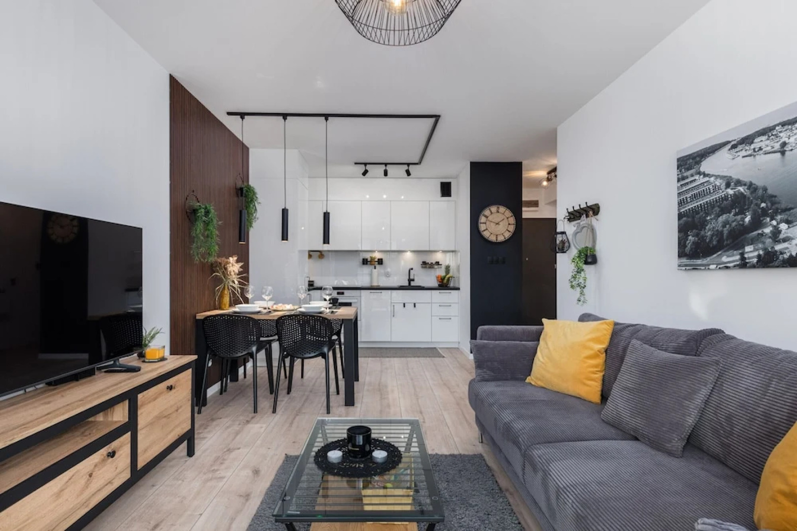 Lux Apartment Coast by Renters Prestige