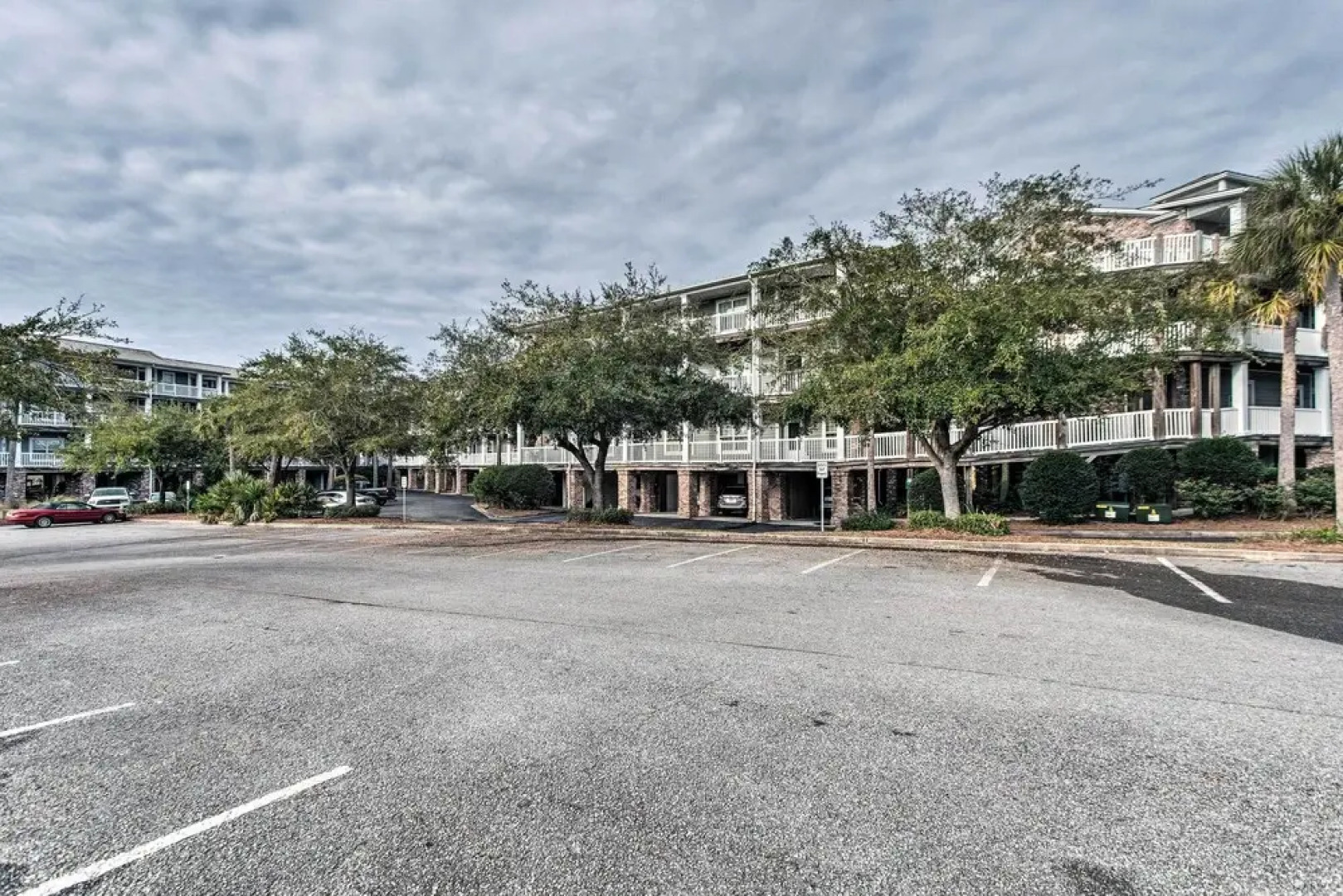 Breezy Darien Condo w/ Tranquil Marsh Views!