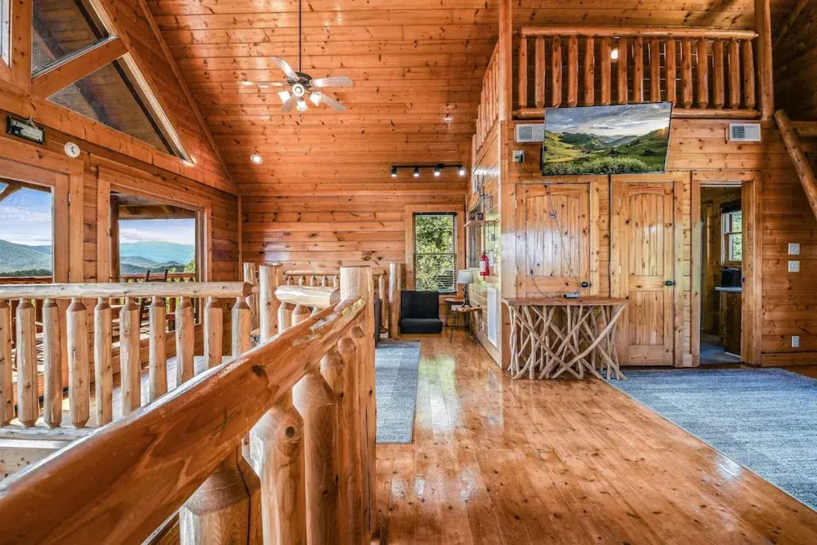 Extravagant View 3 Bedrooms 3 Bathrooms Cabin
