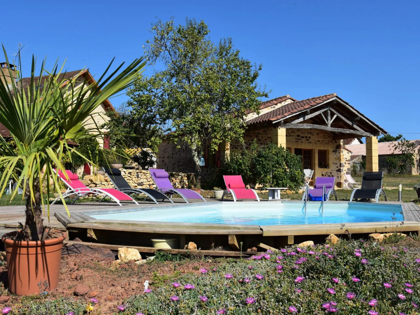 Lavish Home in Montferrand-du-périgord Aquitaine With Pool