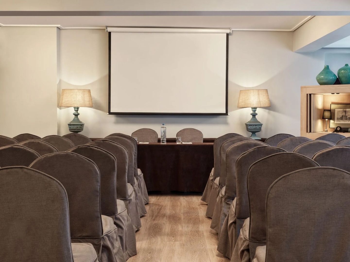 Sea View Cityscape Hotel