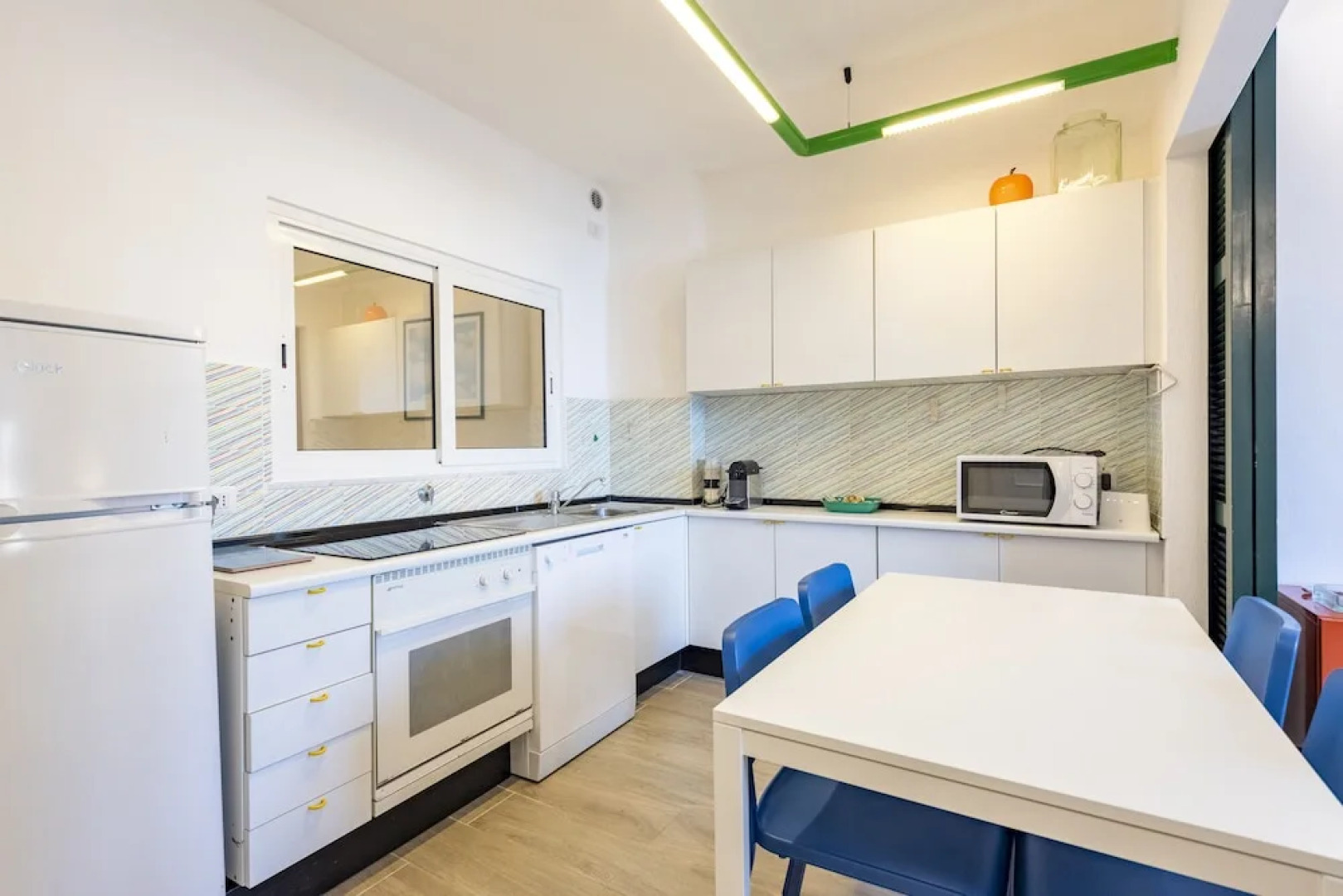 JOIVY La Finestra Sulla Piazzetta a Portofino