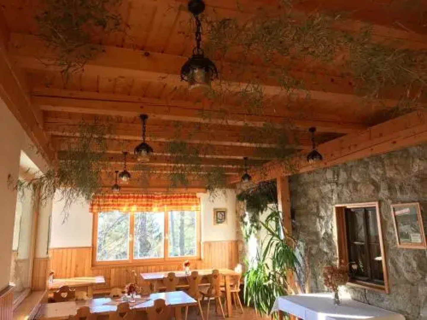 Valvasorjev dom pod Stolom