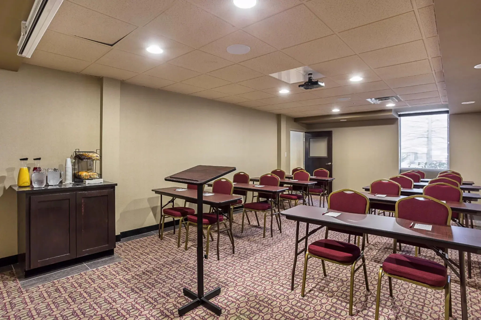 Comfort Suites University