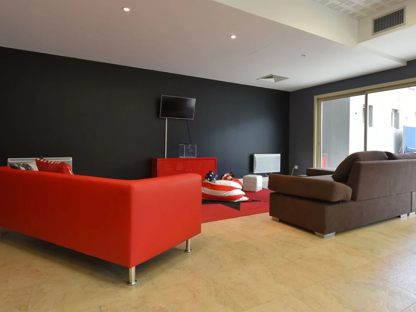 Family Apartment With Balcony 200 m. From the City Center