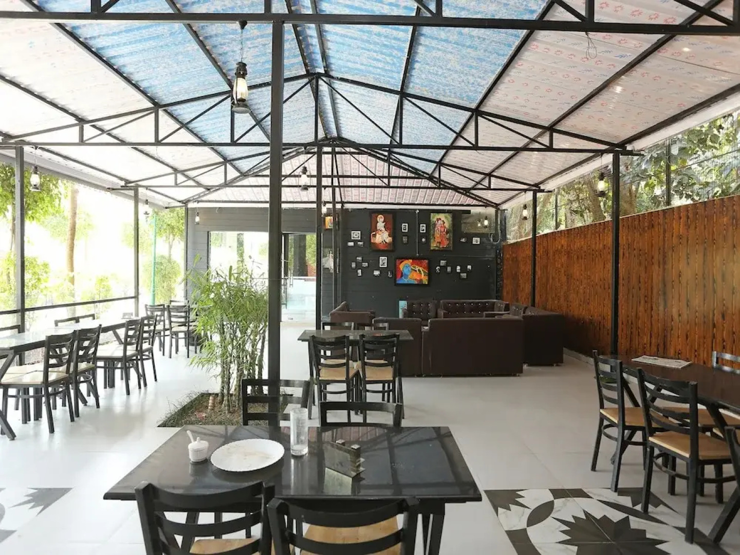 Capital O 24794 Aaryavan Resorts