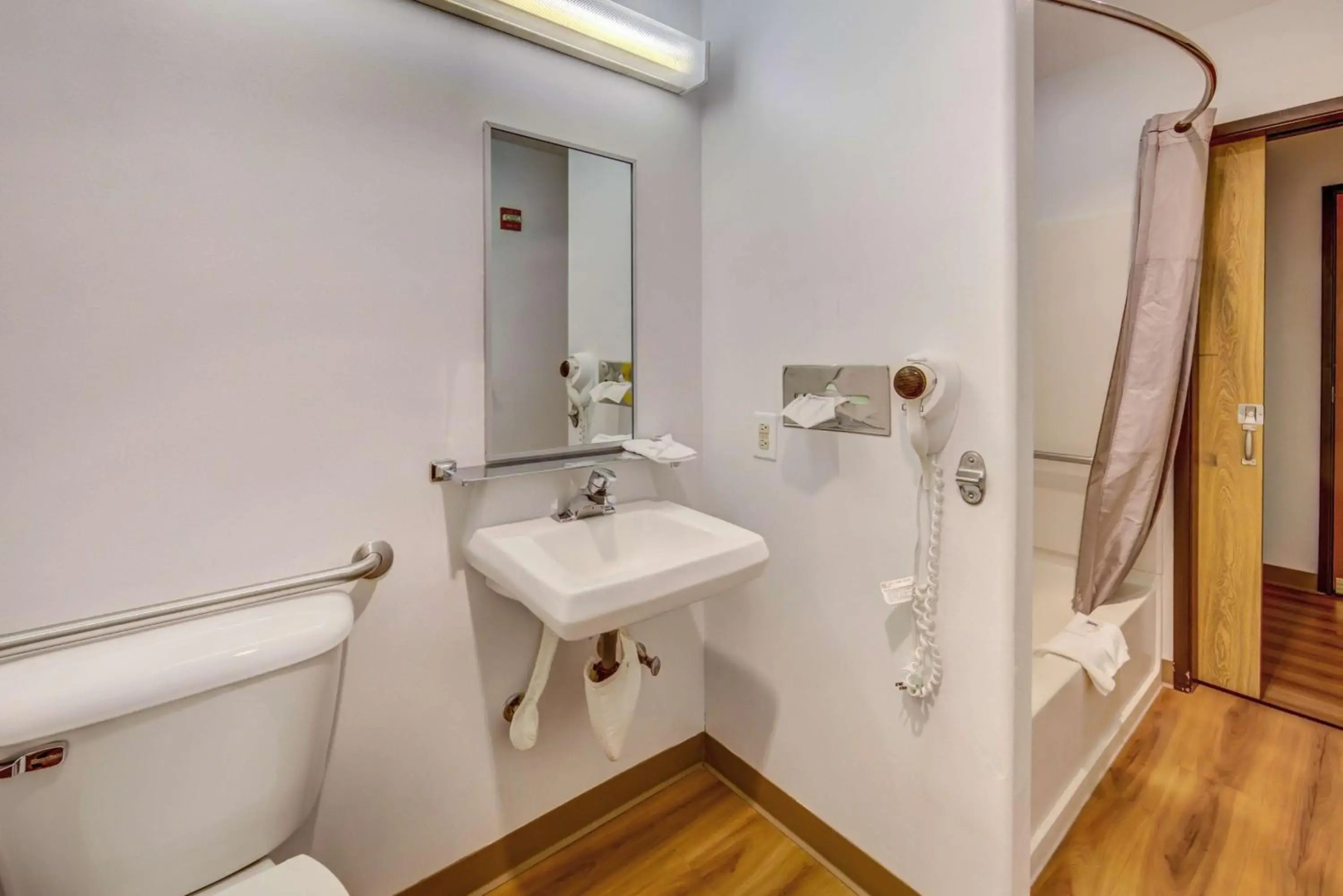 Motel 6 Sutherlin, OR