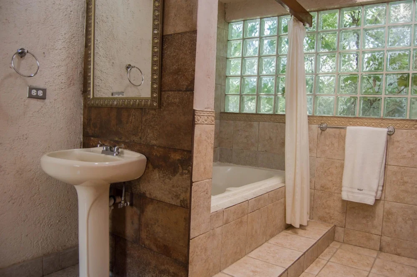 Paqui Bed & Breakfast