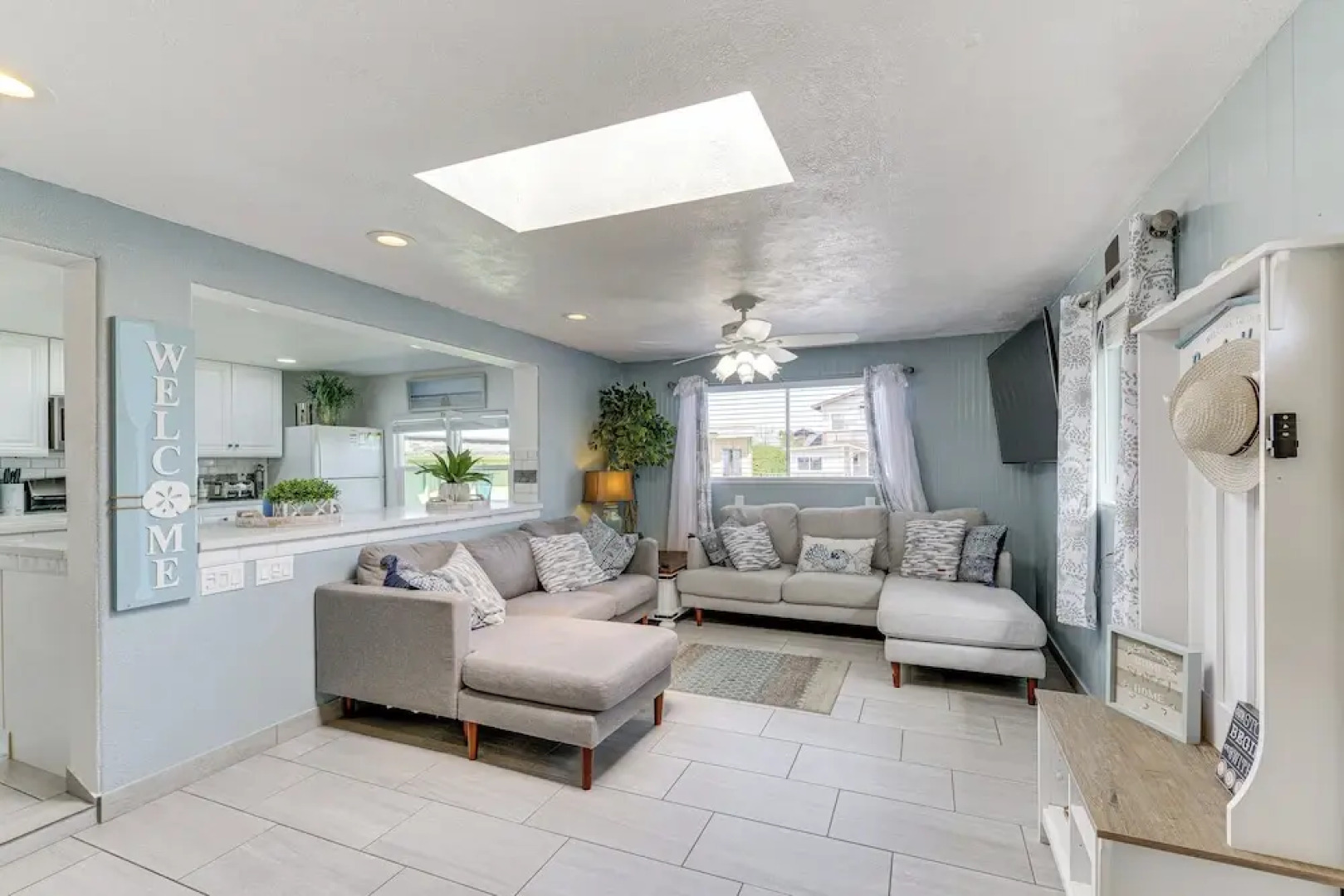 Peaceful Eureka Beach Cottage w/ 30-foot Dock