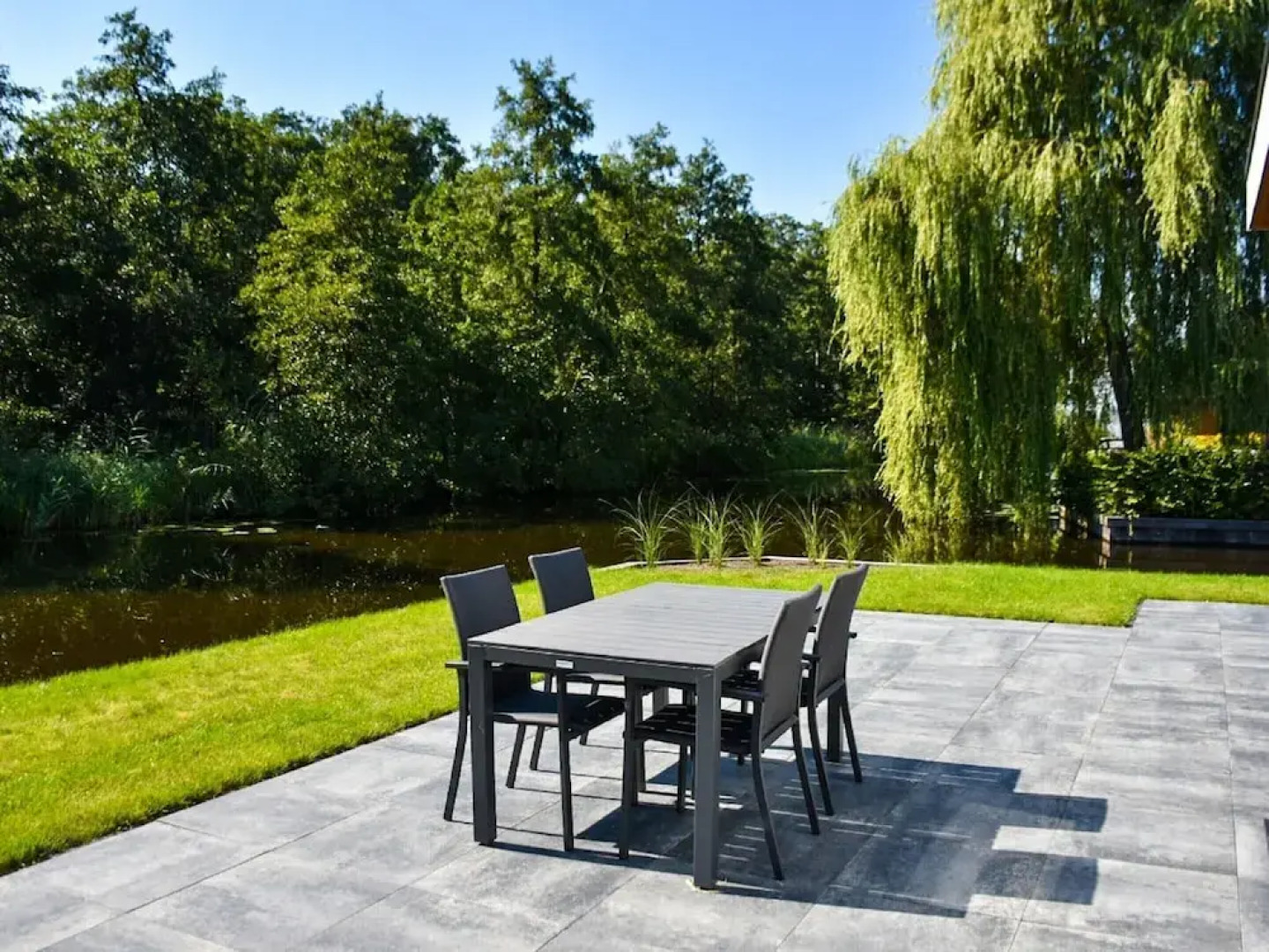 Luxury Waterfront Escape