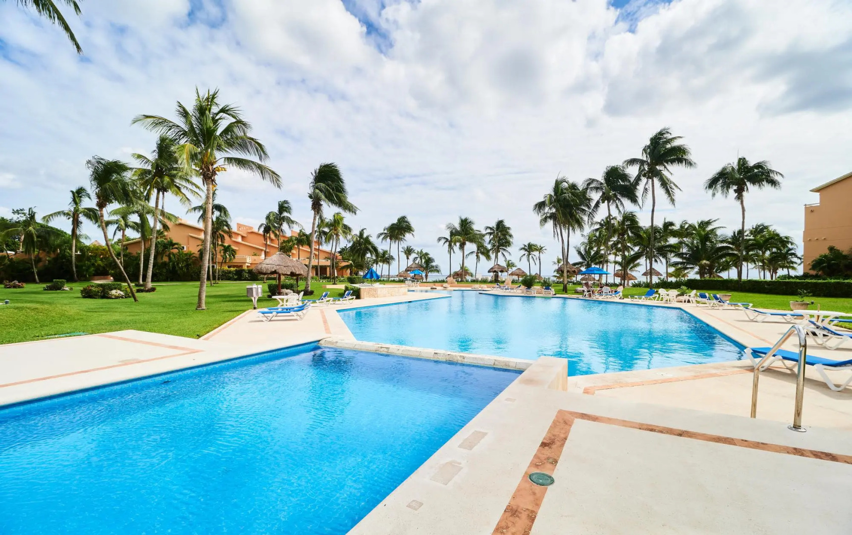 Caribbean Chic Apartment Beachfront Complex Marvelous Pool Gardens Private Terrace