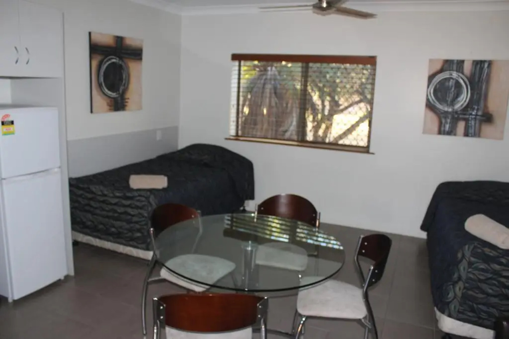 Western Gateway Motel and Apartments