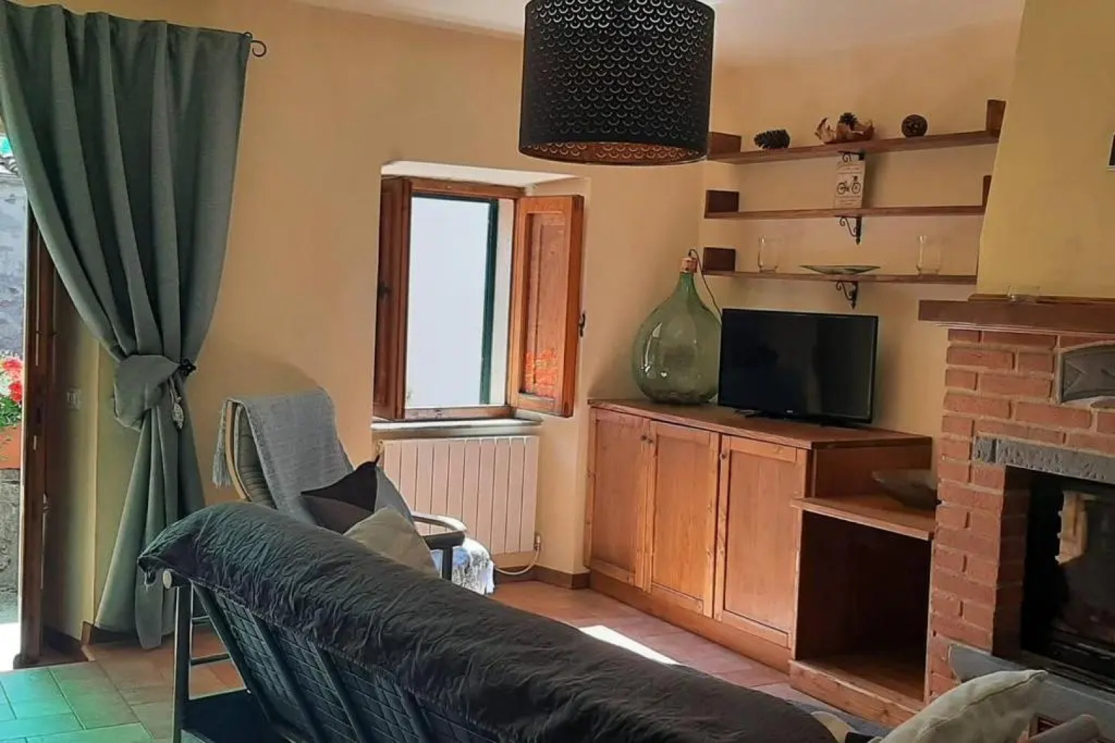 Beautiful 2-bed House in Longoio, Bagni Di Lucca