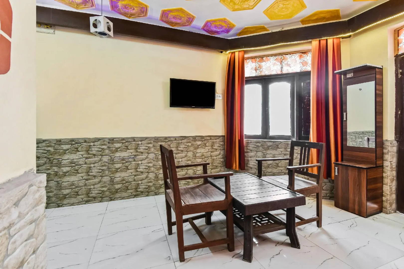 OYO 6302 Hotel Shivtara