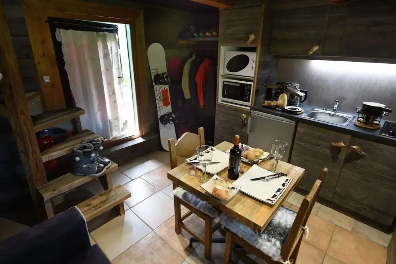 Chalet With one Room in Montriond, With Wonderful Mountain View, Furni