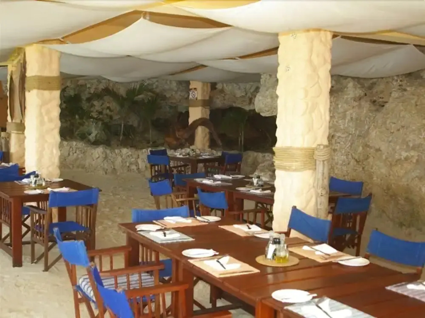 Bahari Dhow Beach Villas