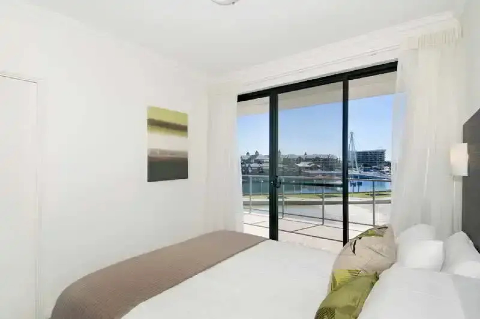 Quality Suites Crest Mandurah