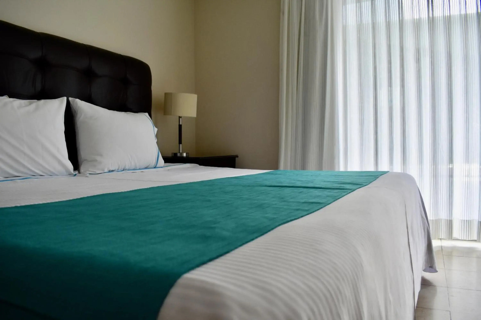 Country Hotel and Suites