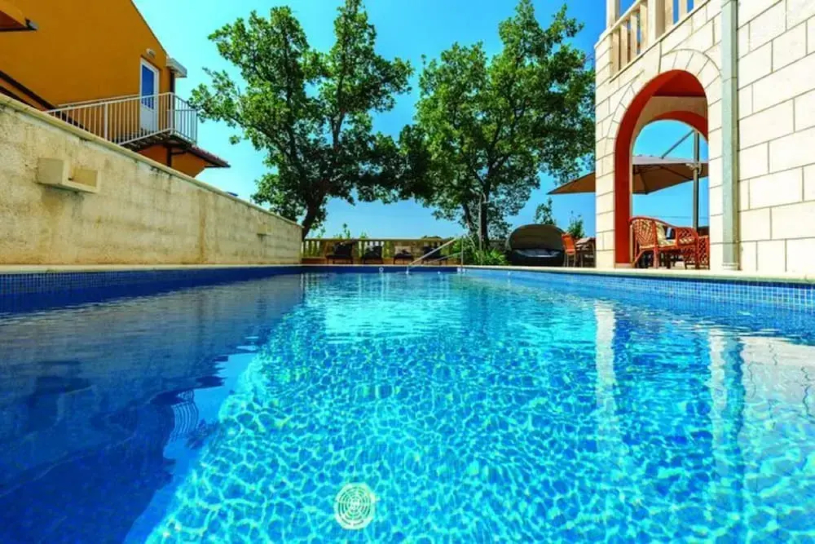 Villa Anka - Five-bedroom Villa With Terrace and Swimming Pool