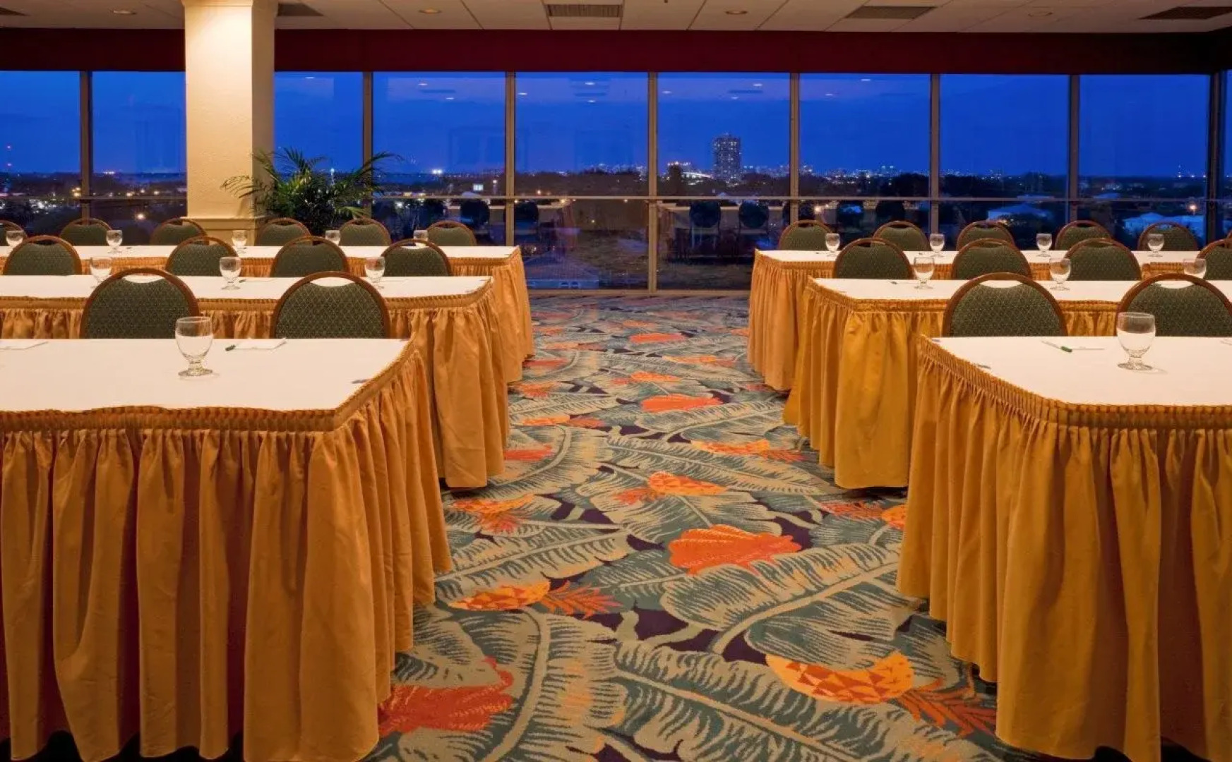 Cirque St. Armands Beachside