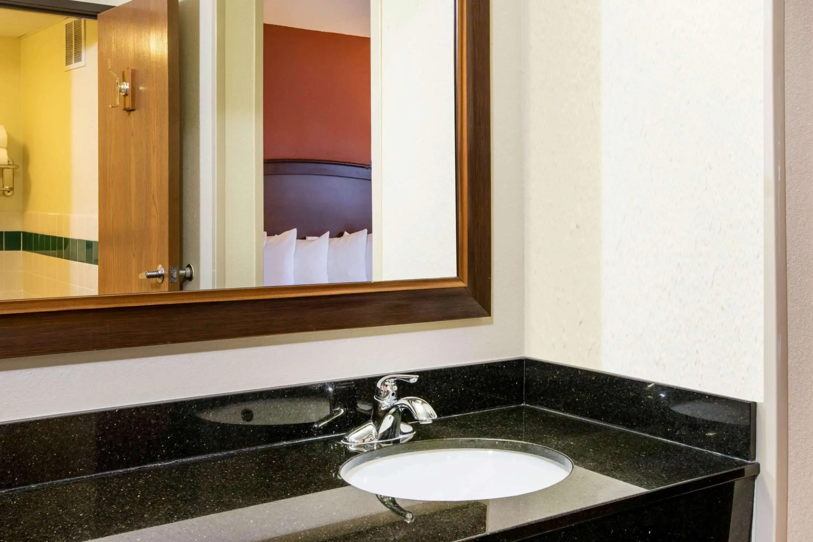 AmericInn by Wyndham Grand Forks