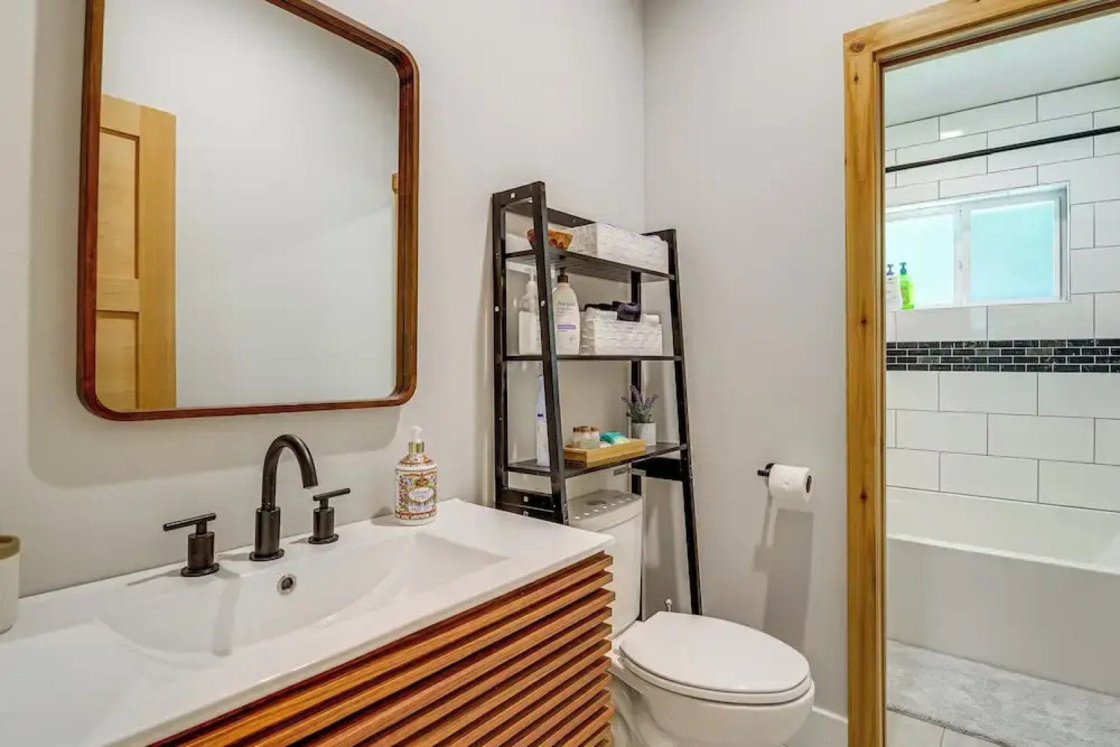 Deck, Hot Tub & Views: Sleek Getaway in Index!