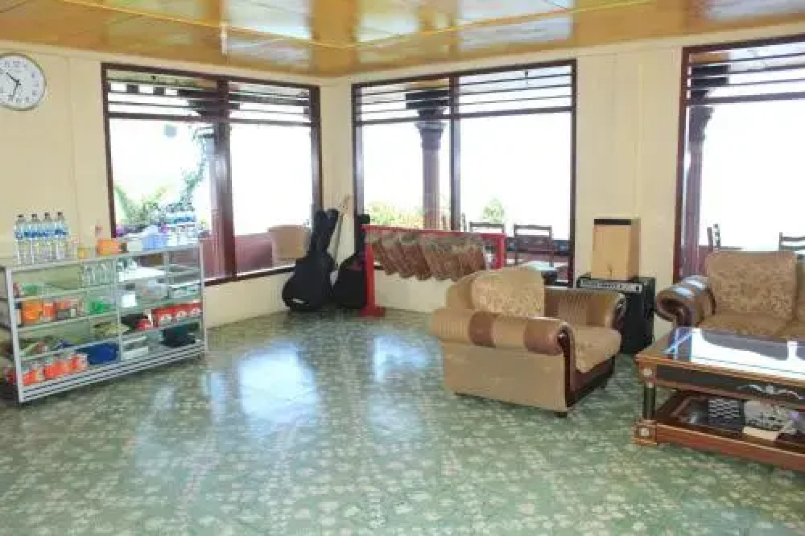 Reggae Guest House Tuktuk