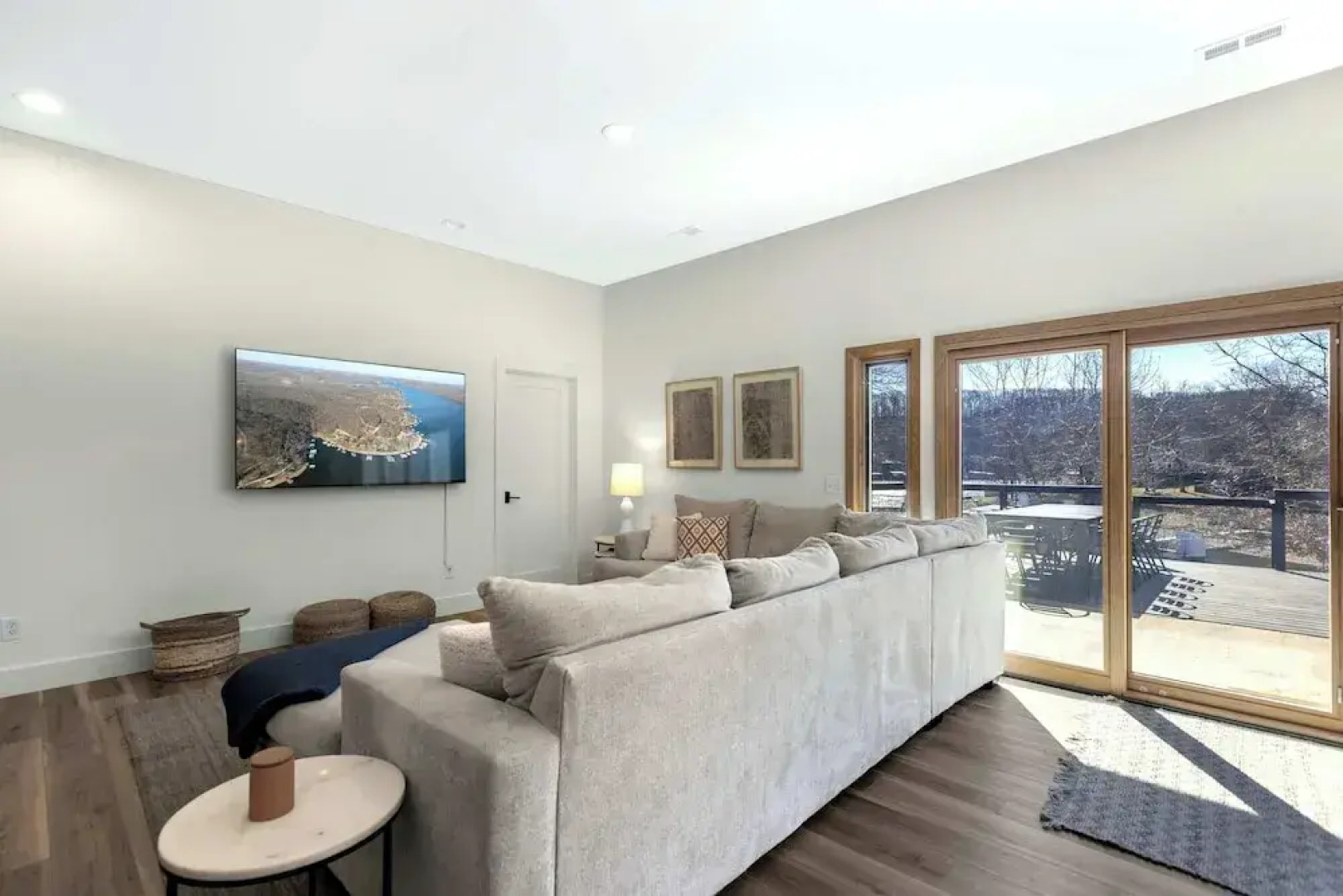 Big Bear Bungalow Stay on Ozark Waterfront