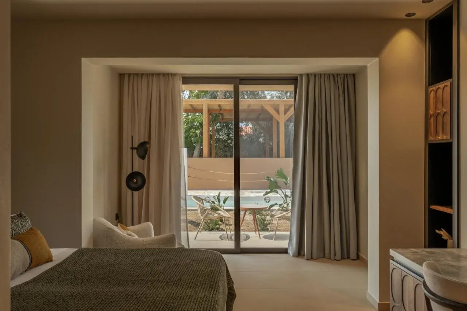 Eleonas Hotel Aparts