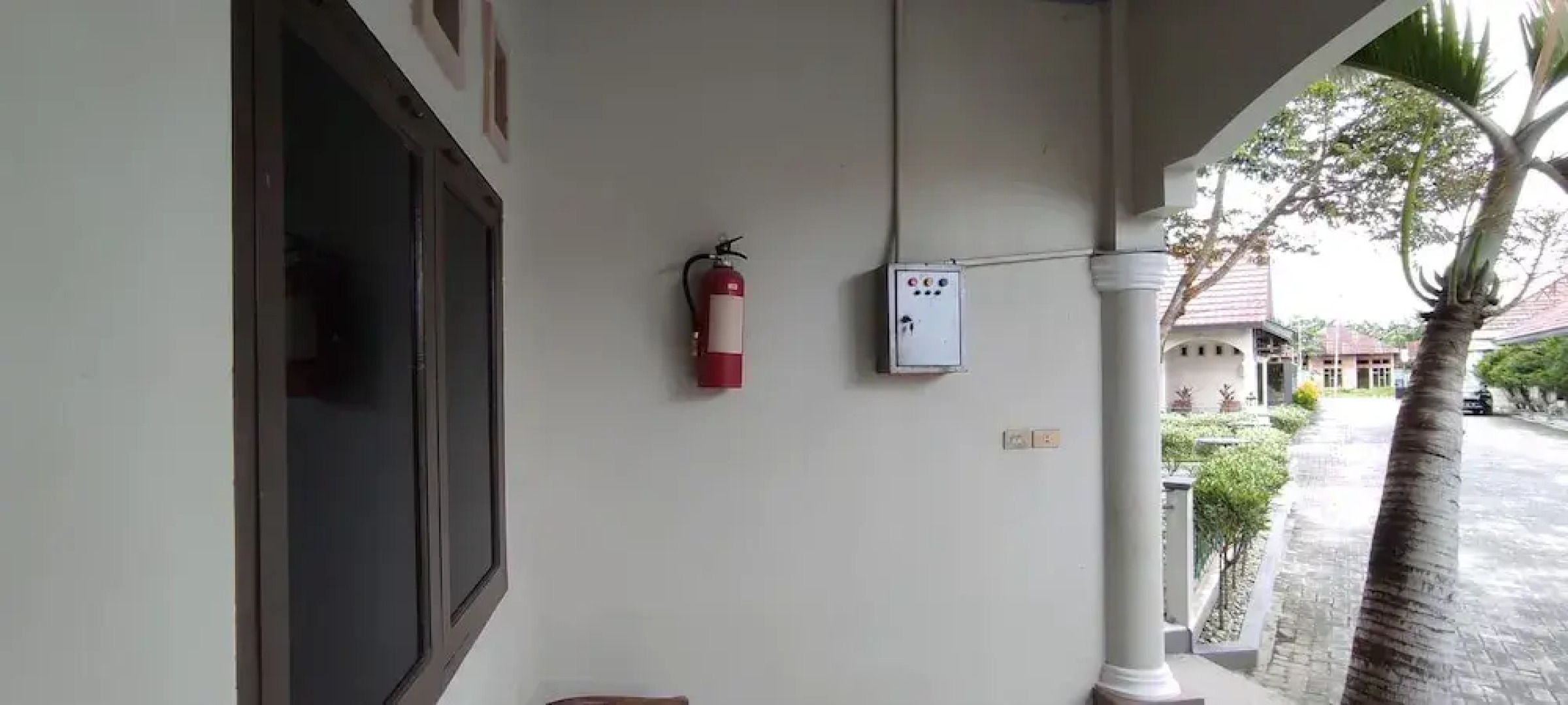 OYO 93051 Wisma Syariah Buloe Near Lapangan Abubakar Lambogo Batili Enrekang