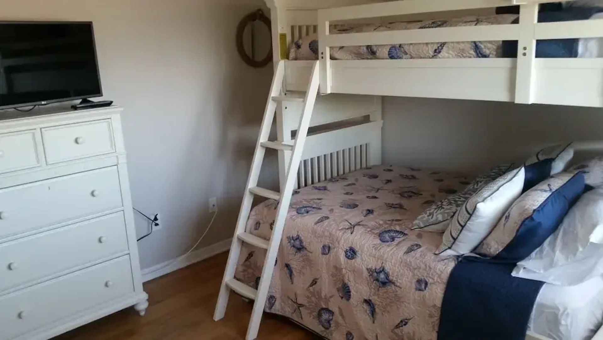 Awesome Florida Canal Home - Three Bedroom Home