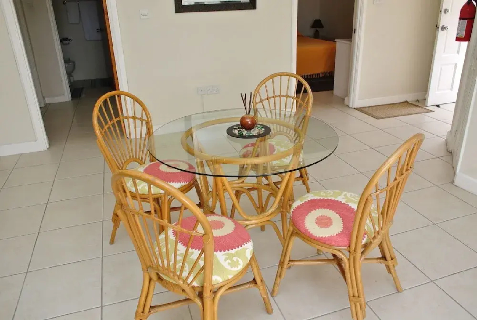Poinsettia Villa Apartments