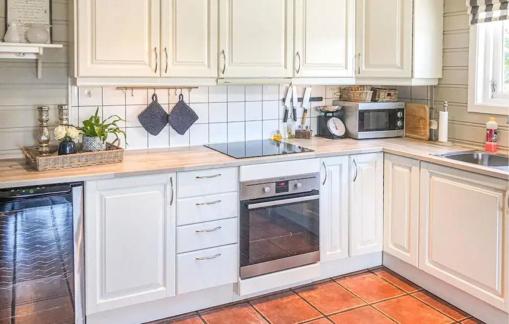 Stunning Home in Lindesnes With 5 Bedrooms, Sauna and Indoor Swimming Pool