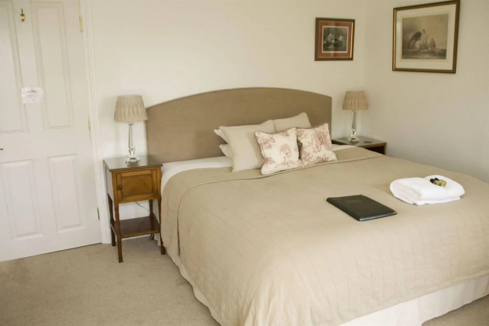 2-bed Apartment in High Wycombe Private Garden