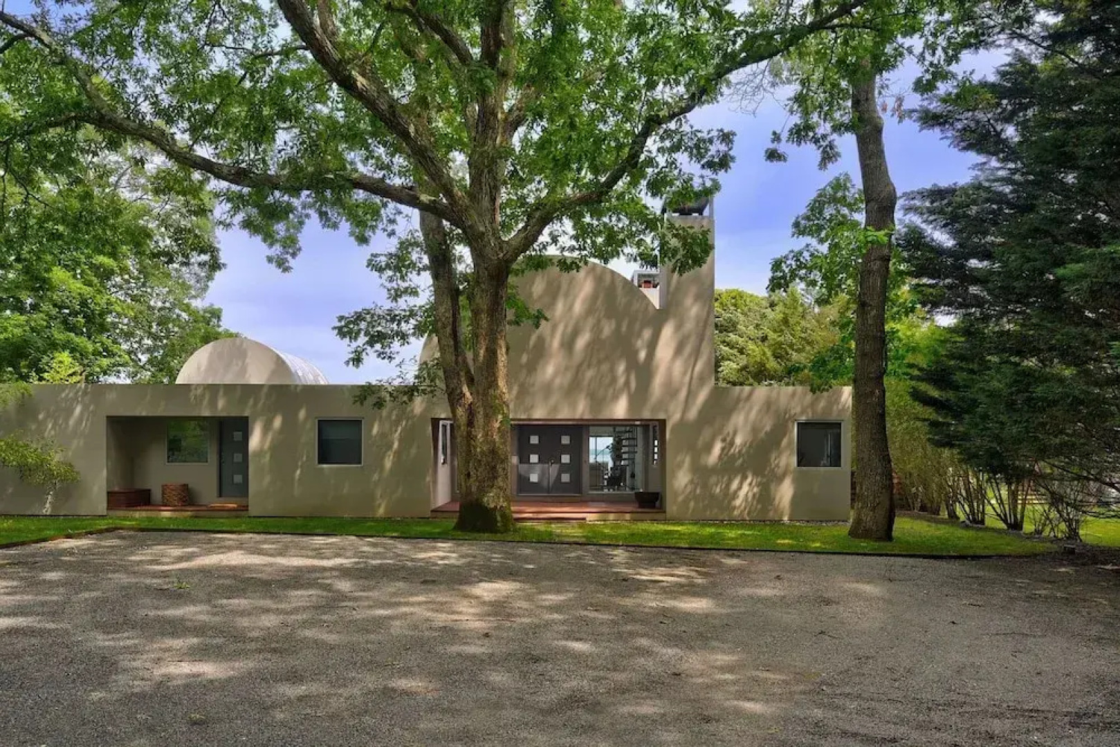 Sunset Villa by Rove Beachfront w Deck Pool