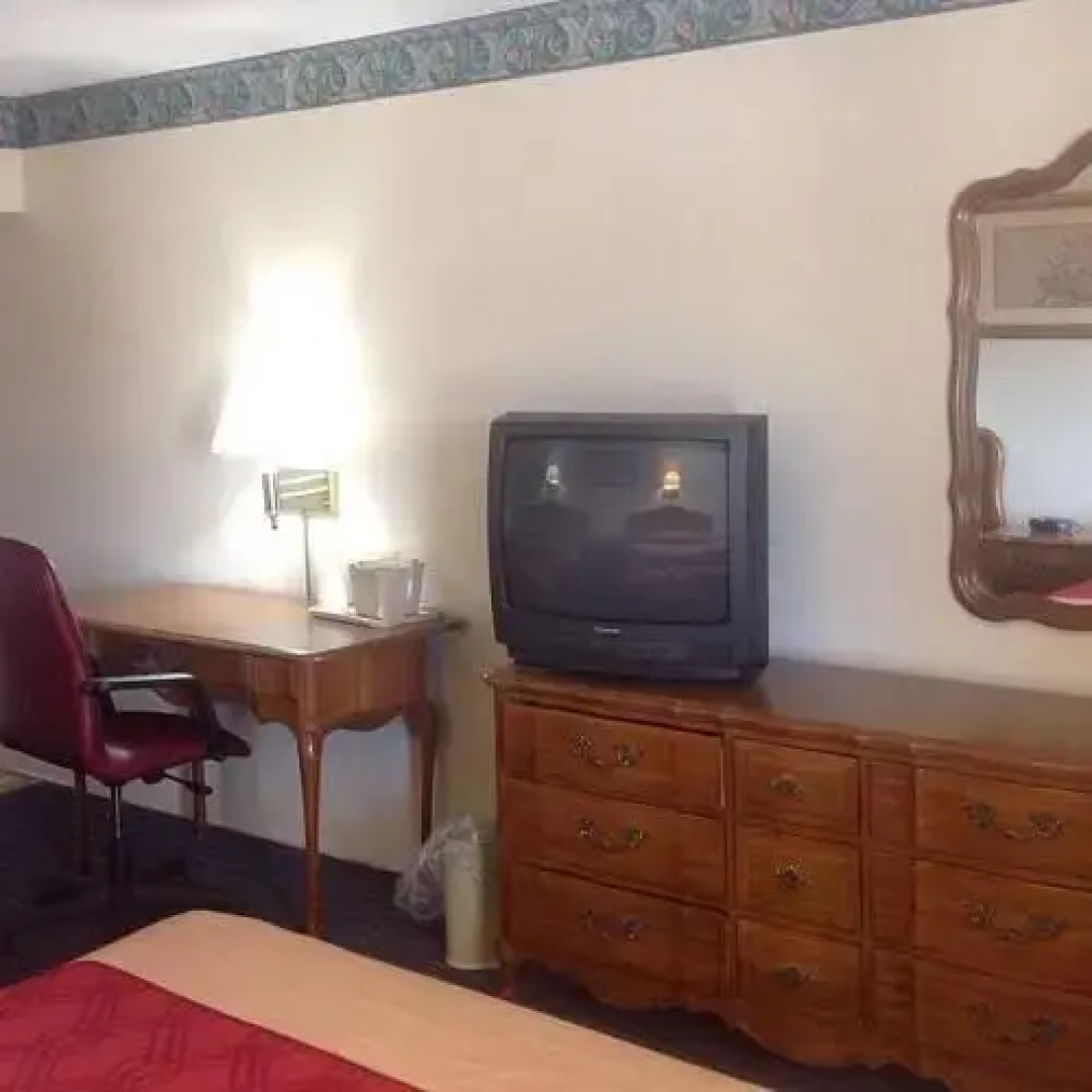 Econo Lodge Conference Center