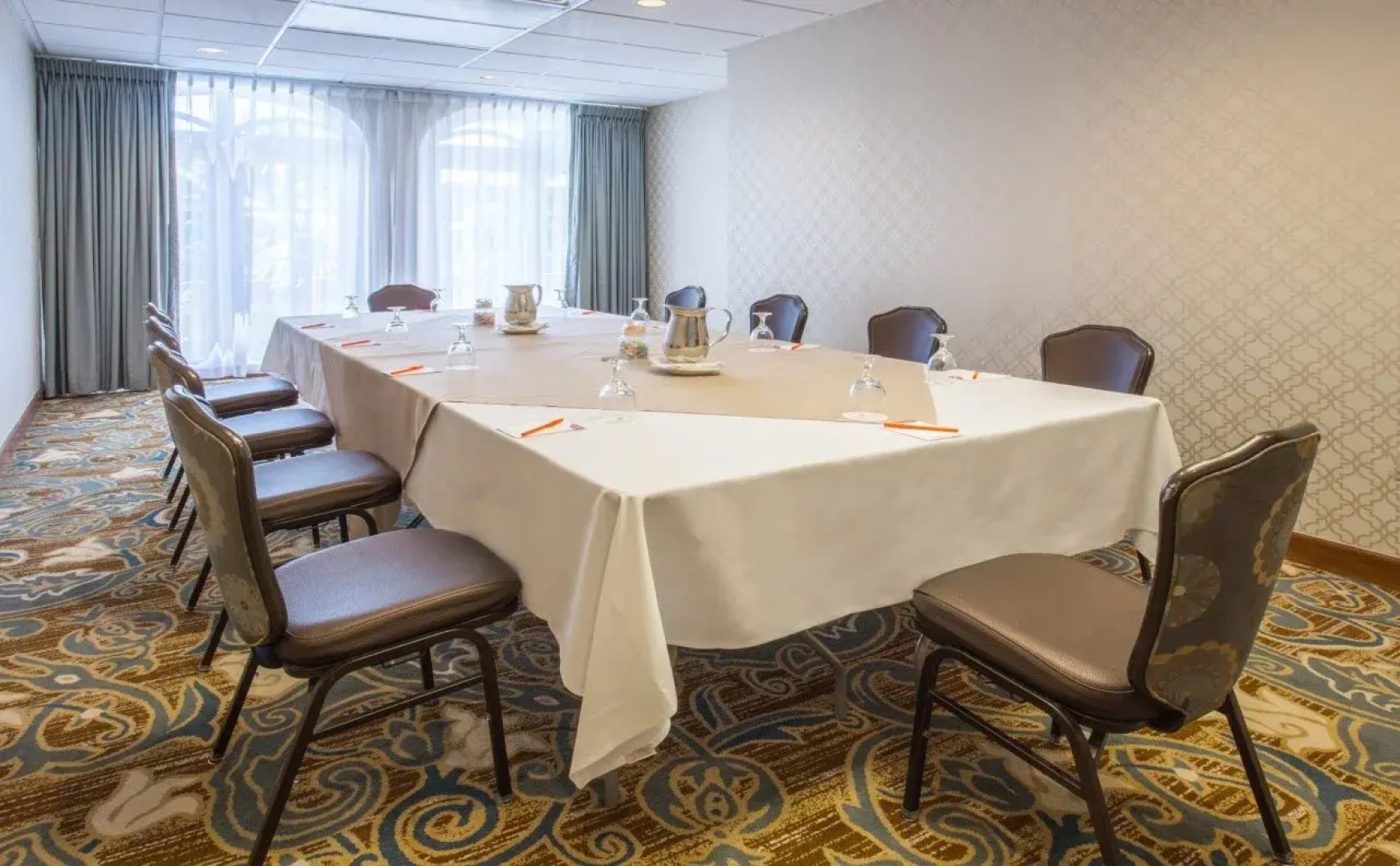 Crowne Plaza Phoenix - Chandler Golf Resort by IHG