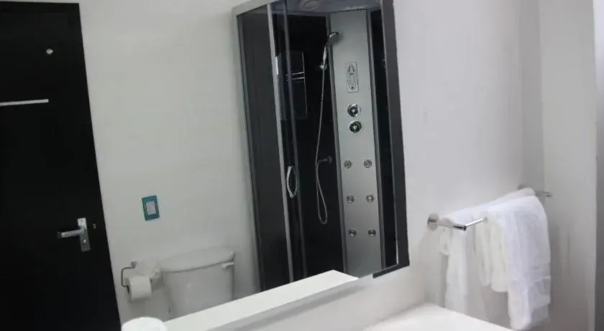 Hotel Dluxe & Suites