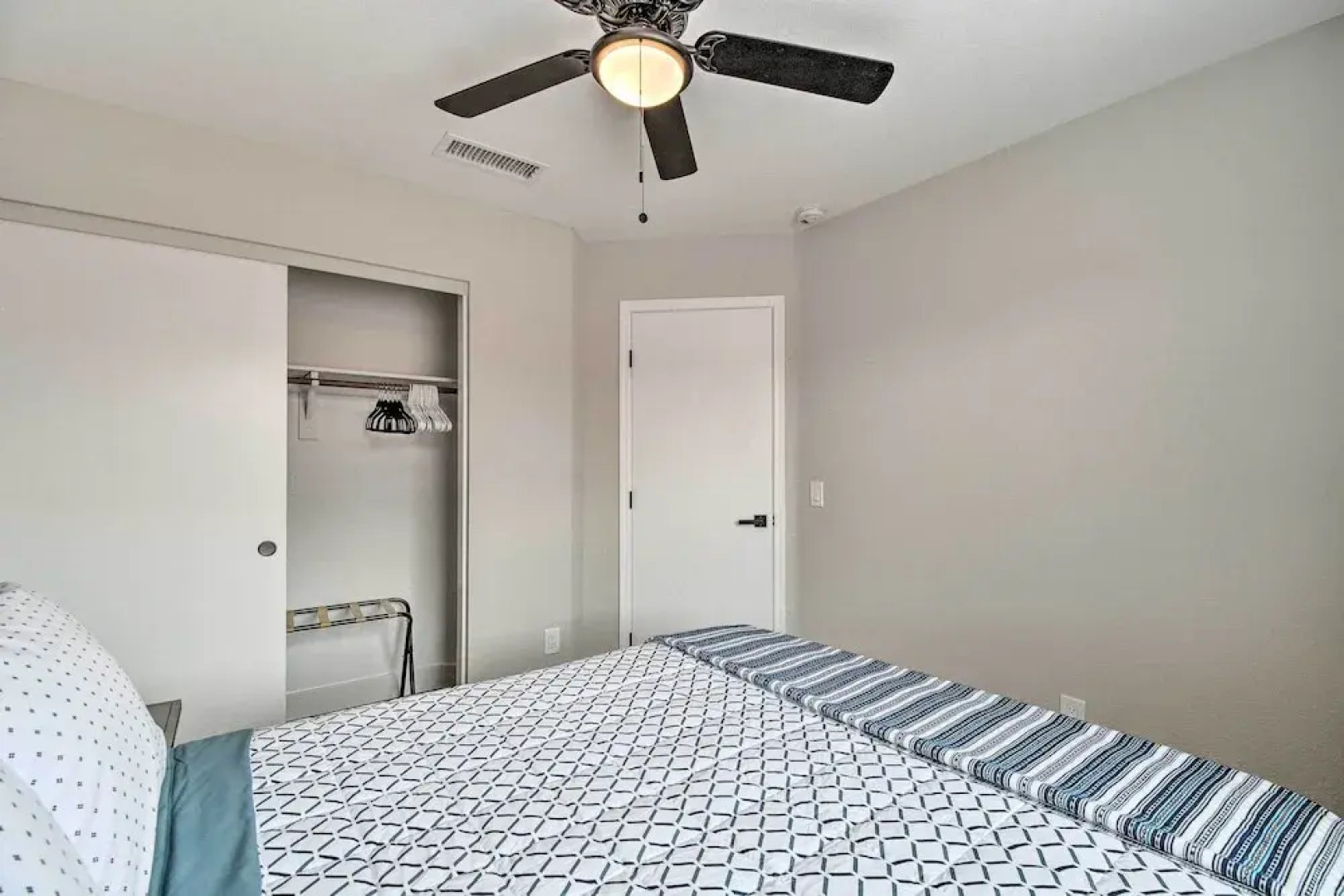 Peoria Oasis w/ Saltwater Pool & Putting Green!