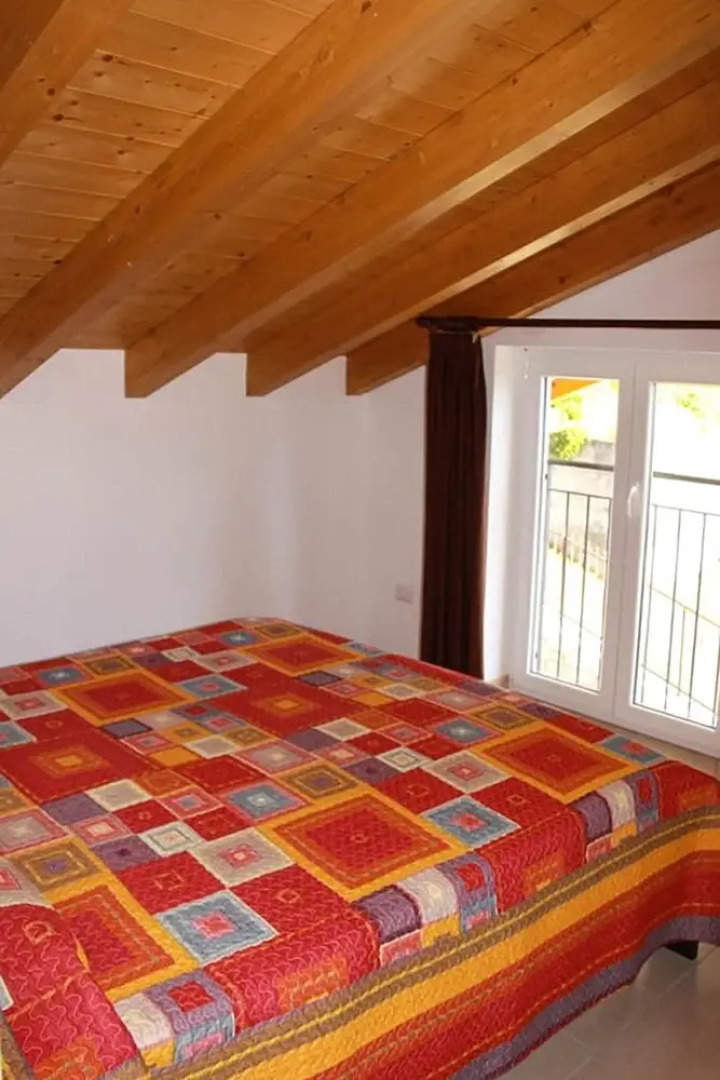 Big Apartment with View of Lake Como