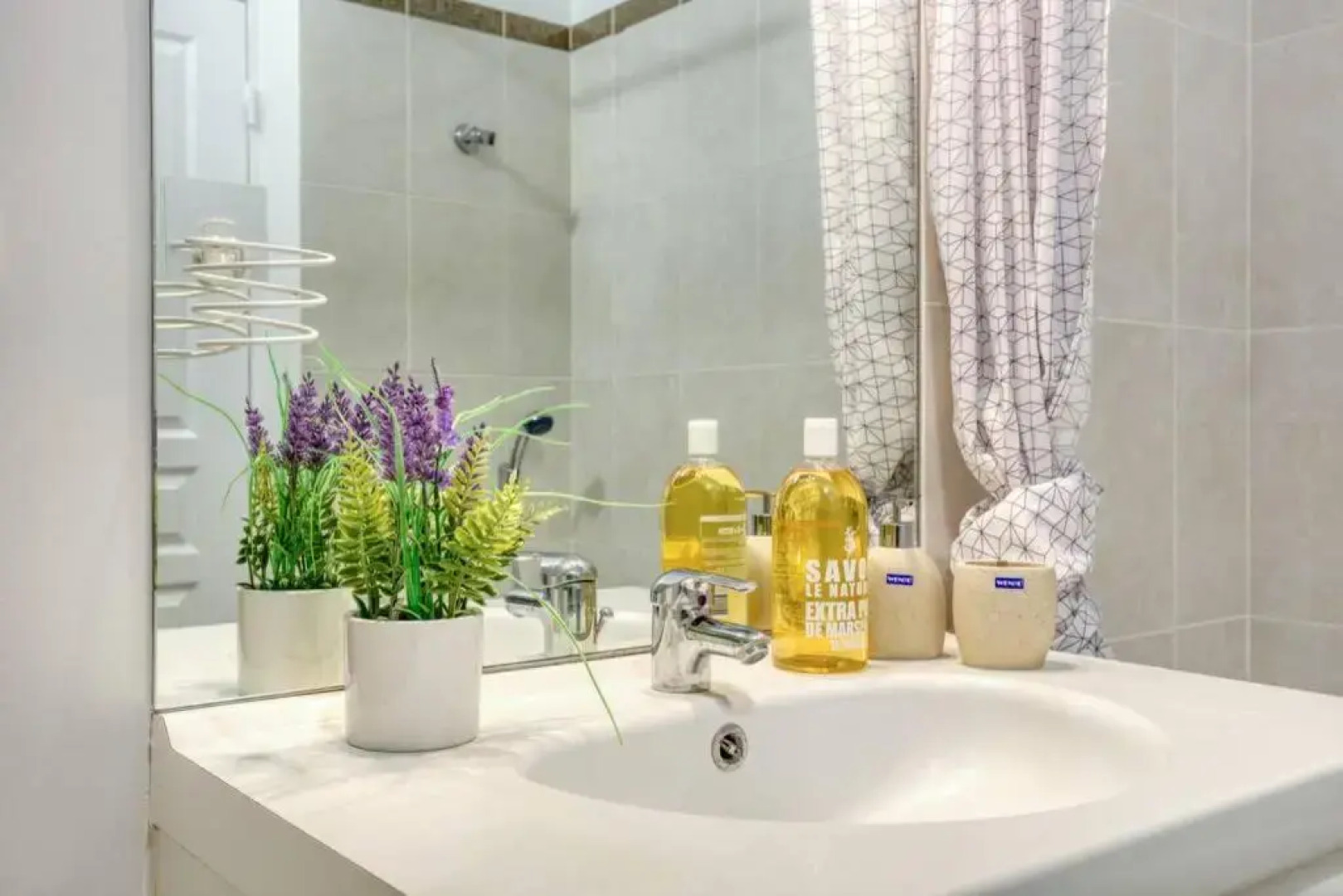 DÉPLACEMENT PRO & TOURISME - NETFLIX - WIFI - Easy CHECK-IN