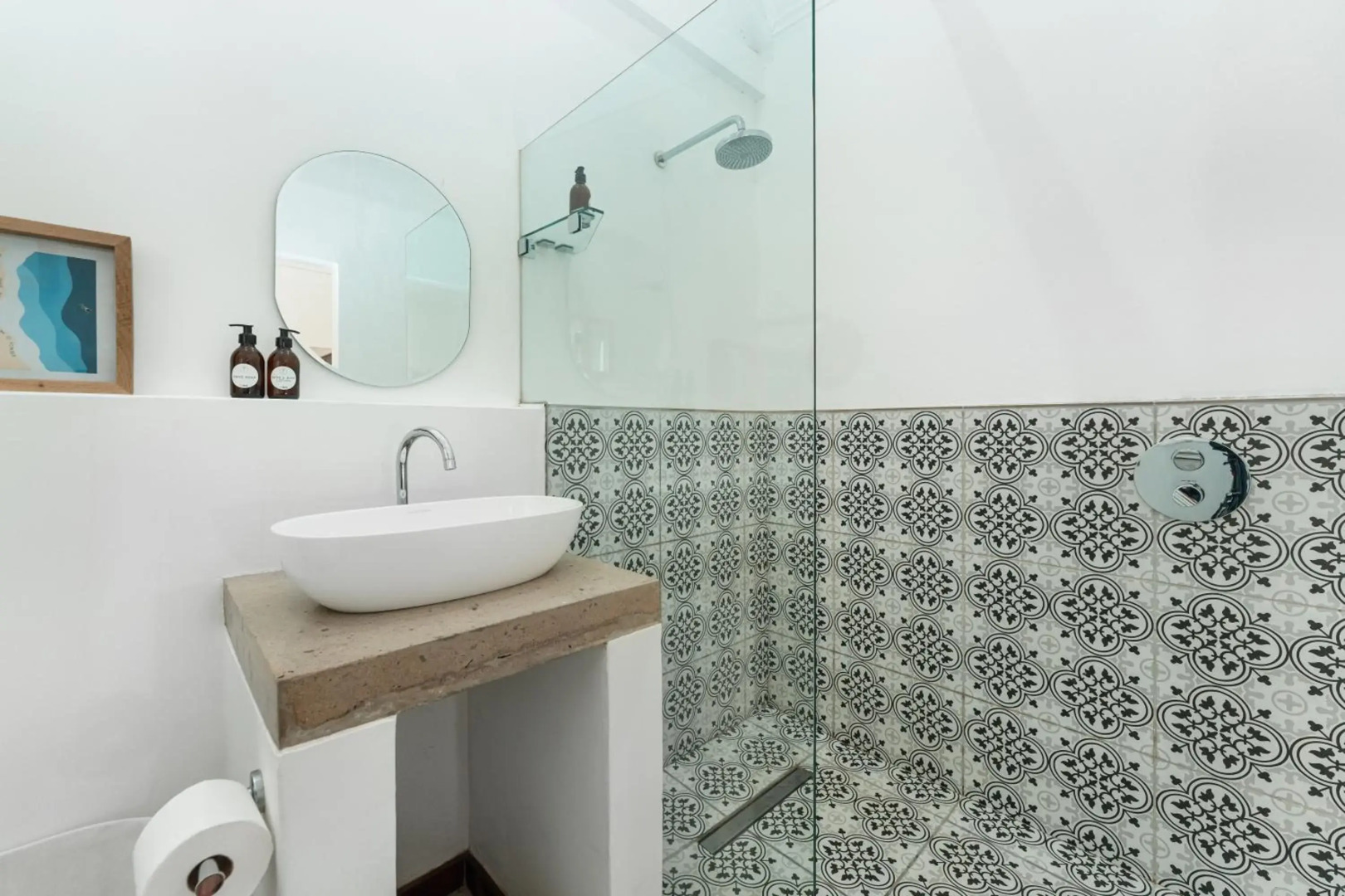 Dolphin Coast Doll House - quaint cottage close to the beach!