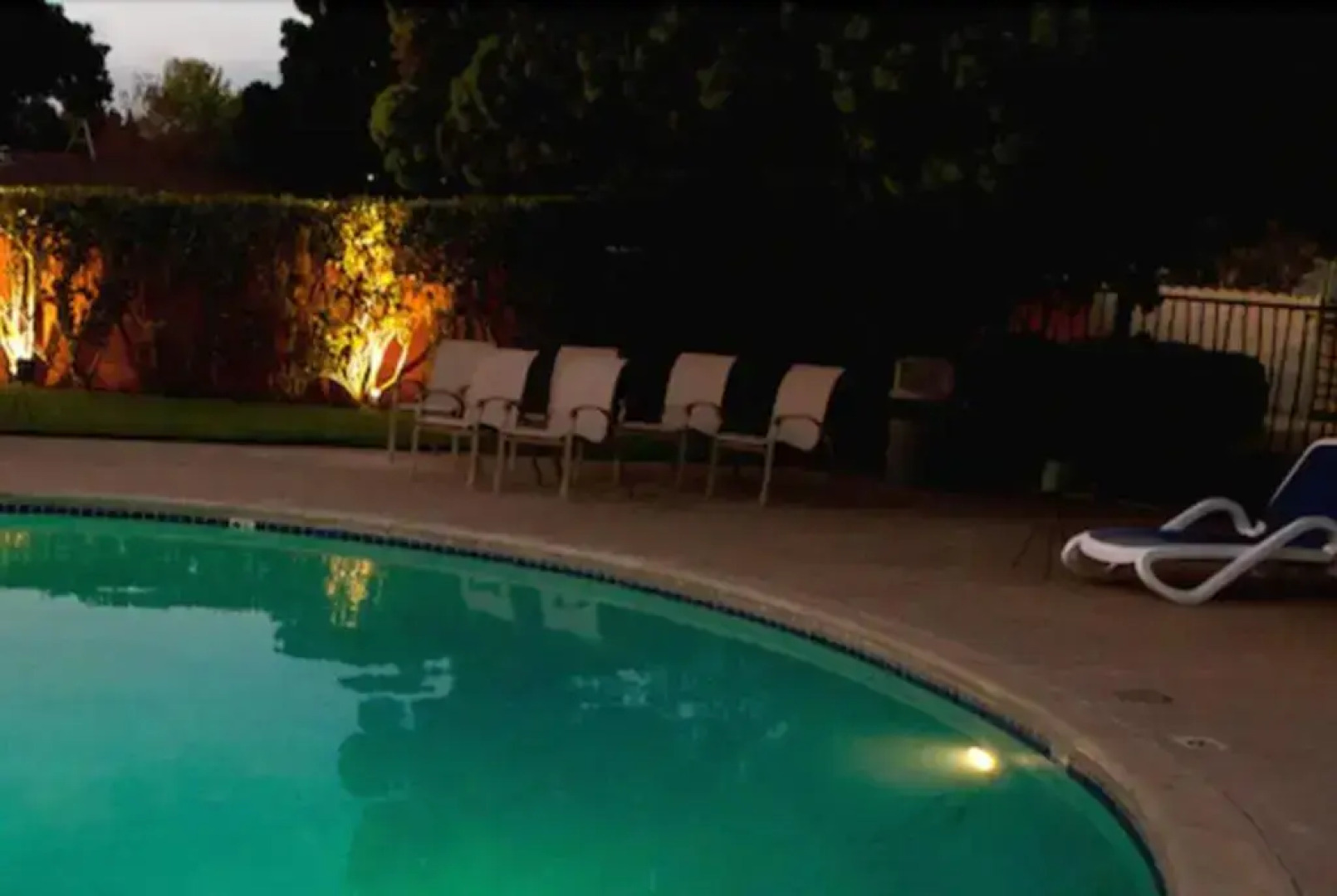 Coral Reef Inn & Suites