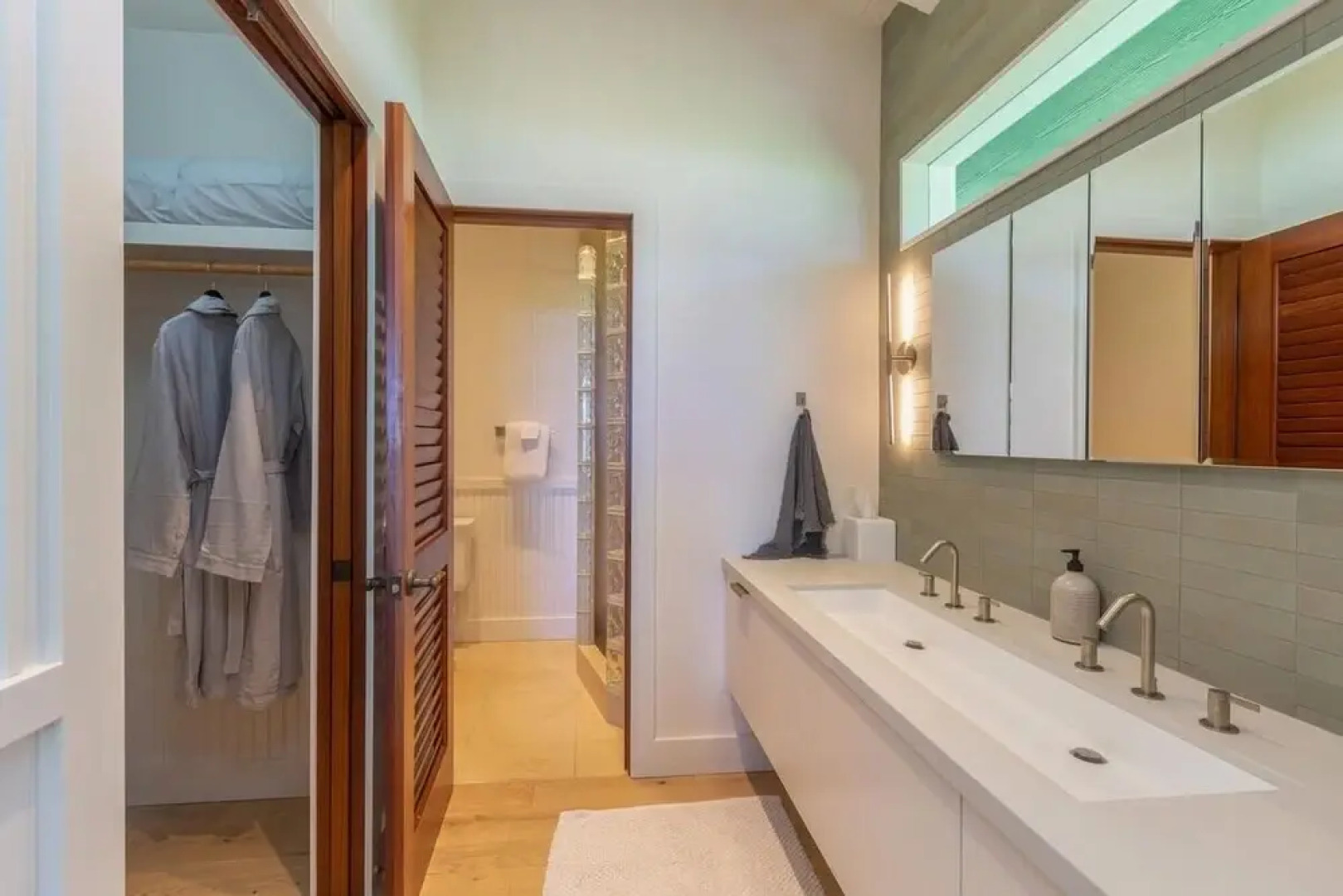 Camp Alealea 6 Bedroom Home by RedAwning