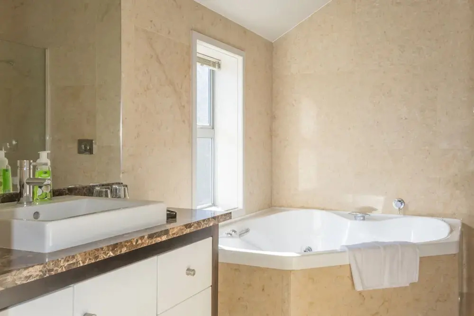 Luxury Lakefront Villas Queenstown