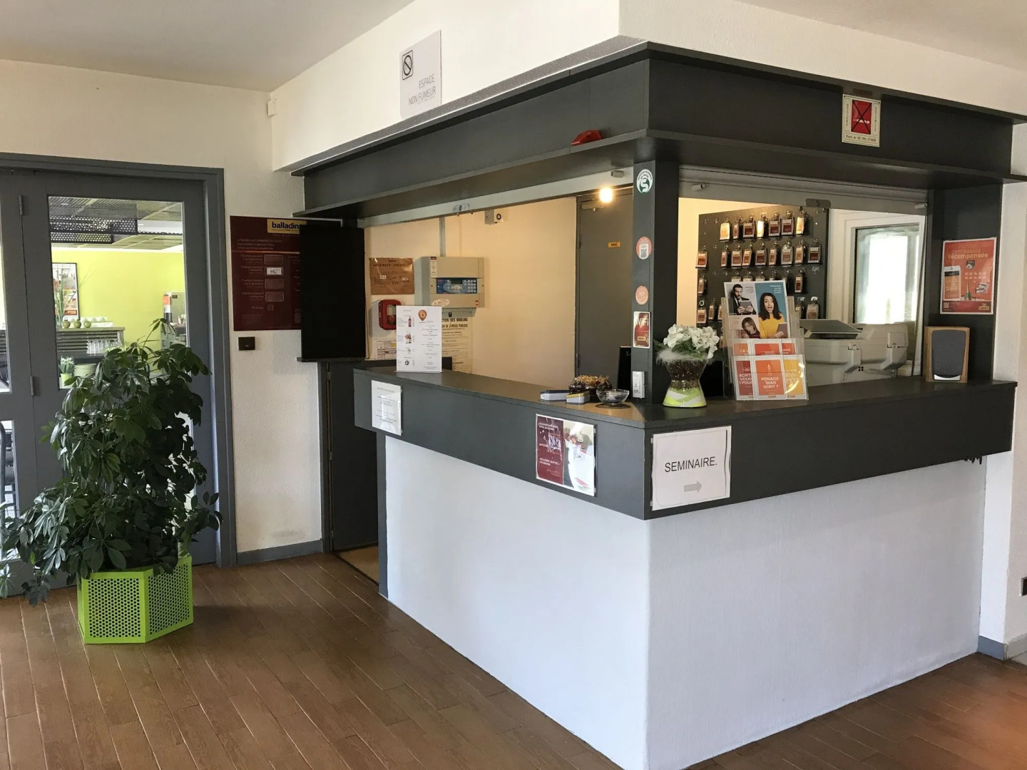 initial by balladins Tours Sud