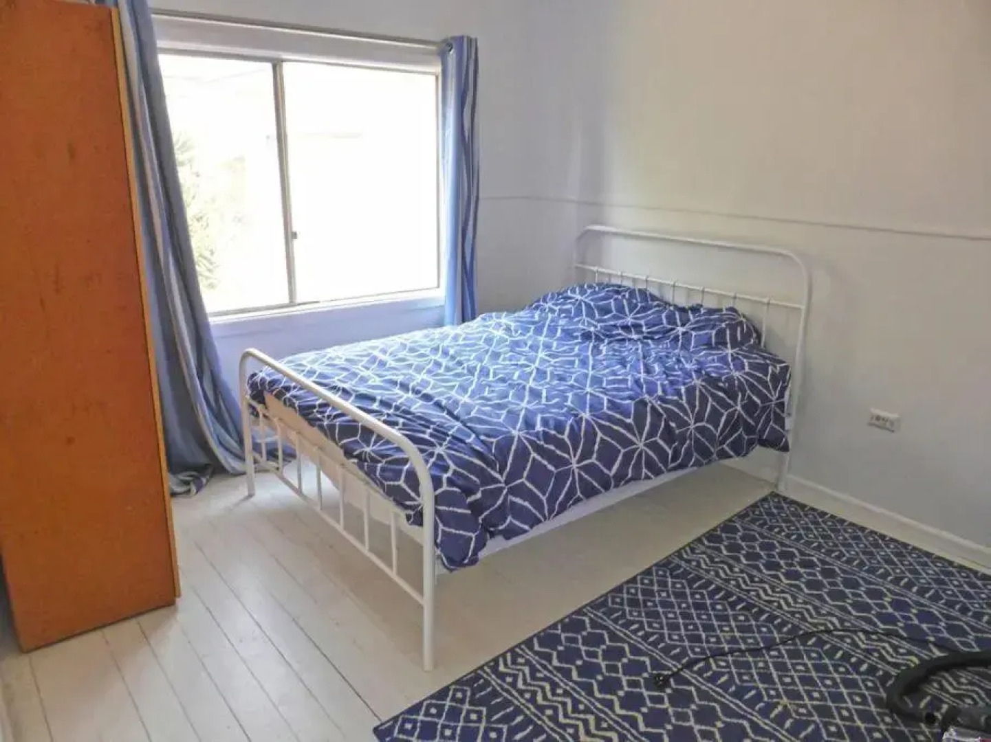 WEST2G - Viv's Place