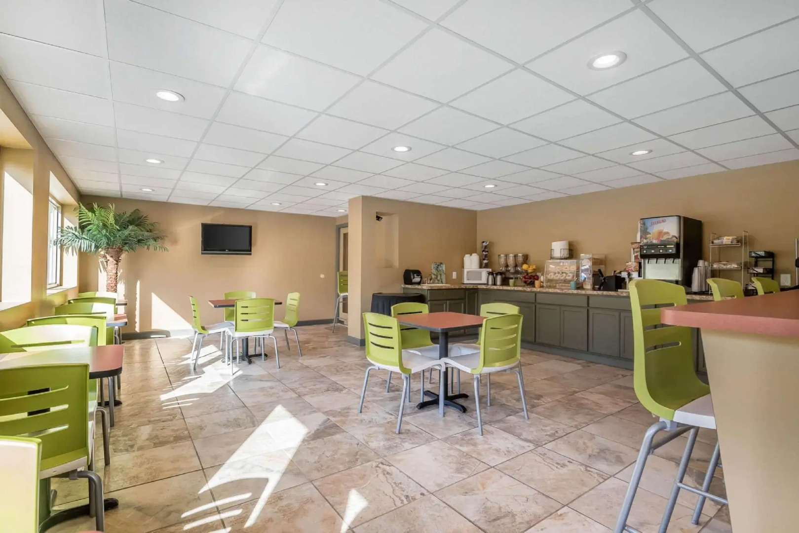 Econo Lodge Inn & Suites Binghamton